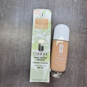 Clinique Even Better Vitamin Makeup Foundation Light Cook 2 SPF45 30ml